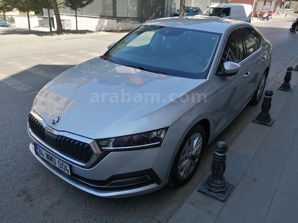 Sahibinden Skoda Octavia 1.5 e-Tec Premium 2021 Model