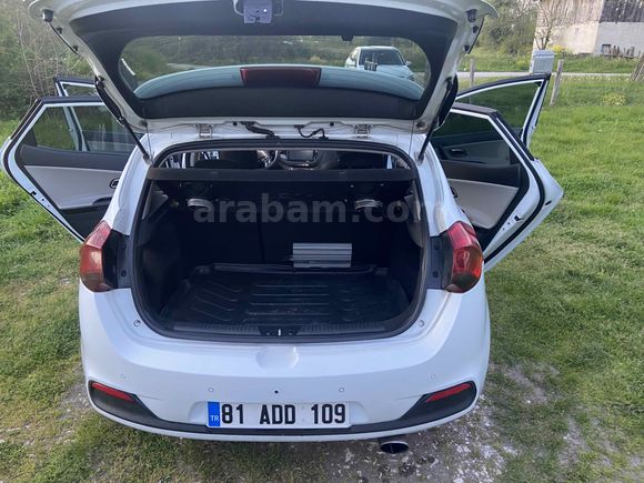 Sahibinden Kia Ceed 1.6 CRDi Concept Plus 2012 Model  260.000 km Beyaz