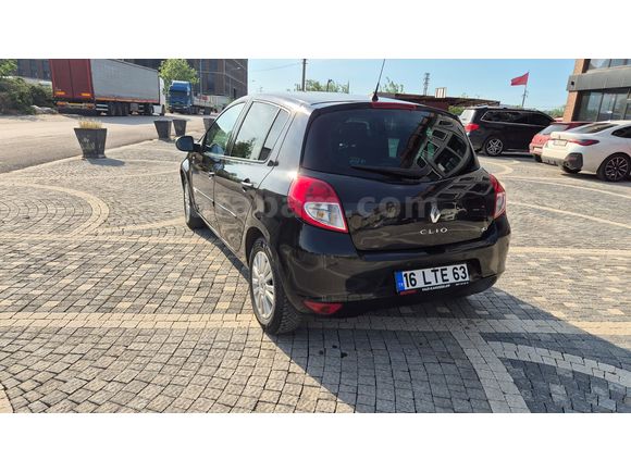Sahibinden Renault Clio 1.5 dCi Night & Day 2012 Model 