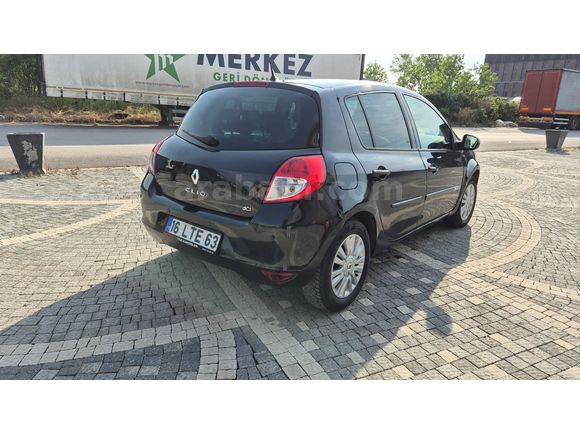 Sahibinden Renault Clio 1.5 dCi Night & Day 2012 Model 