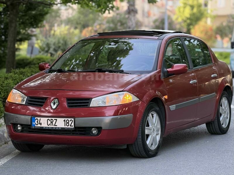 Galeriden Renault Megane 1.6 Dynamique 2004 Model İstanbul 259.000 km Kırmızı