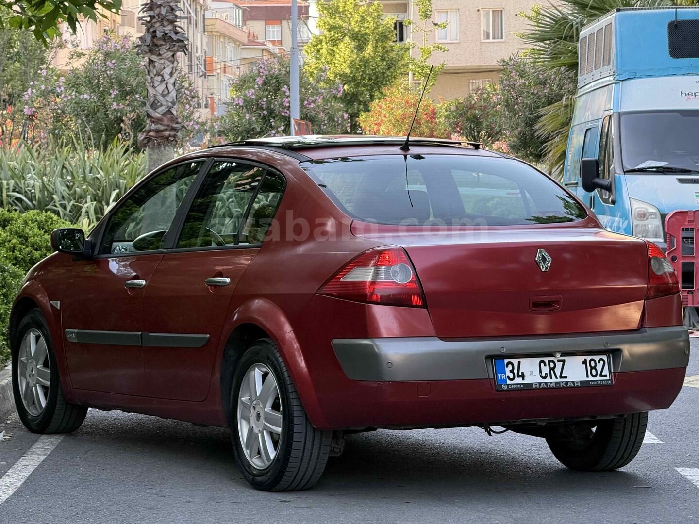 Galeriden Renault Megane 1.6 Dynamique 2004 Model İstanbul 259.000 km Kırmızı 6