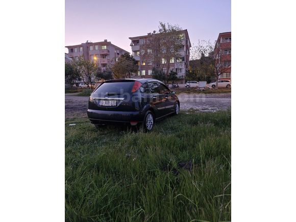 Sahibinden Ford Focus 1.6 Ghia 2001 Model