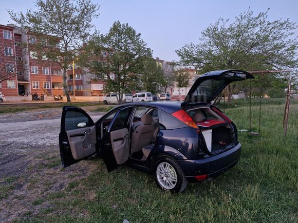 Sahibinden Ford Focus 1.6 Ghia 2001 Model