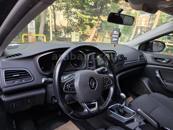 SAHİBİNDEN TEMİZ DEĞİŞENSİZ MEGANE 4