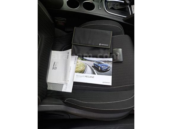 SAHİBİNDEN TEMİZ DEĞİŞENSİZ MEGANE 4