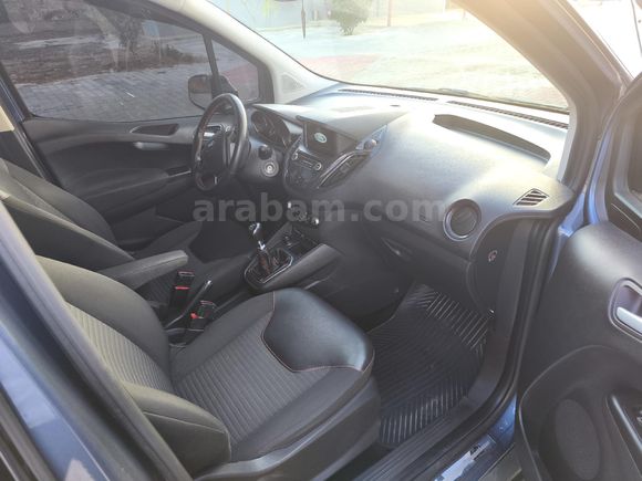 Sahibinden Ford Tourneo Courier 1.5 TDCi Titanium Plus 2022 Model