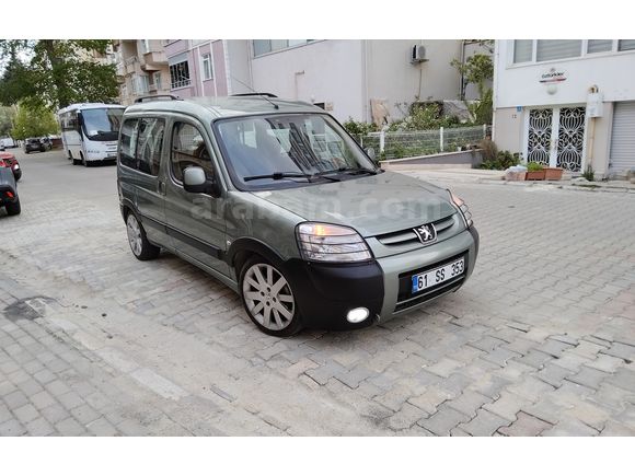 Full ORJİNAL 82.000 km de Sahibinden Peugeot Partner 1.6 HDI Adventure 2011 Model 
