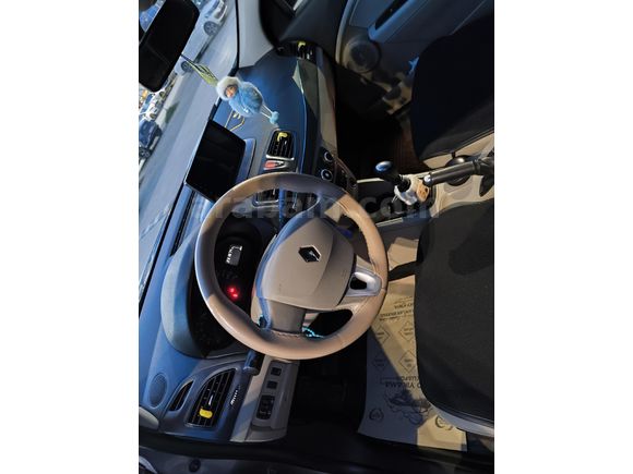 RENAULT FLUENCE