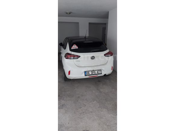 2022 ÇİFT RENK (S/B) 24 BİNDE SERVİS BAKIMLI CORSA 1.2T ELEGANCE