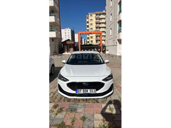 Sahibinden Ford Focus 1.5 Ti-VCT Trend X 2022 Model  45.000 km Beyaz