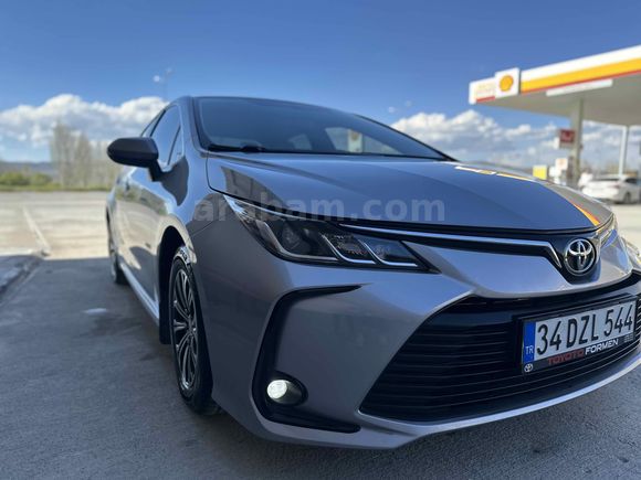 Sahibinden Toyota Corolla 1.5 Vision 2021 Model  116.000 km Gri
