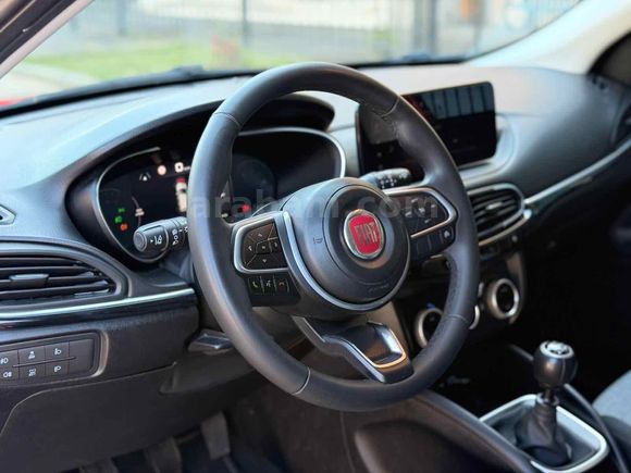 2023 EGEA CROSS 1.4 FİRE LOUNGE PLUS EN FULL 40.000KM BOYASIZ