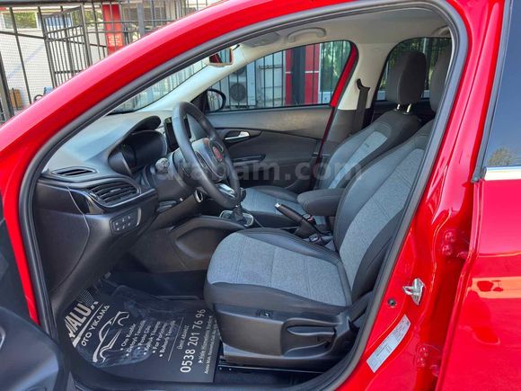 2023 EGEA CROSS 1.4 FİRE LOUNGE PLUS EN FULL 40.000KM BOYASIZ