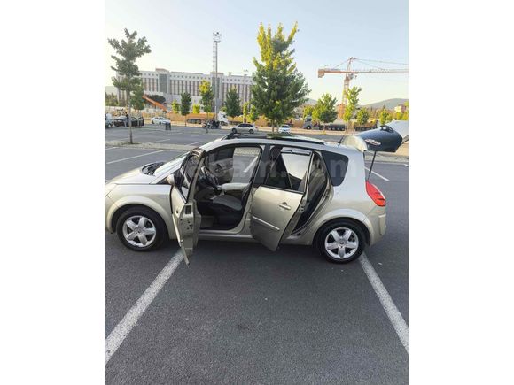 Sahibinden Renault Scenic 1.5 dCi Privilege 2009 Model 
