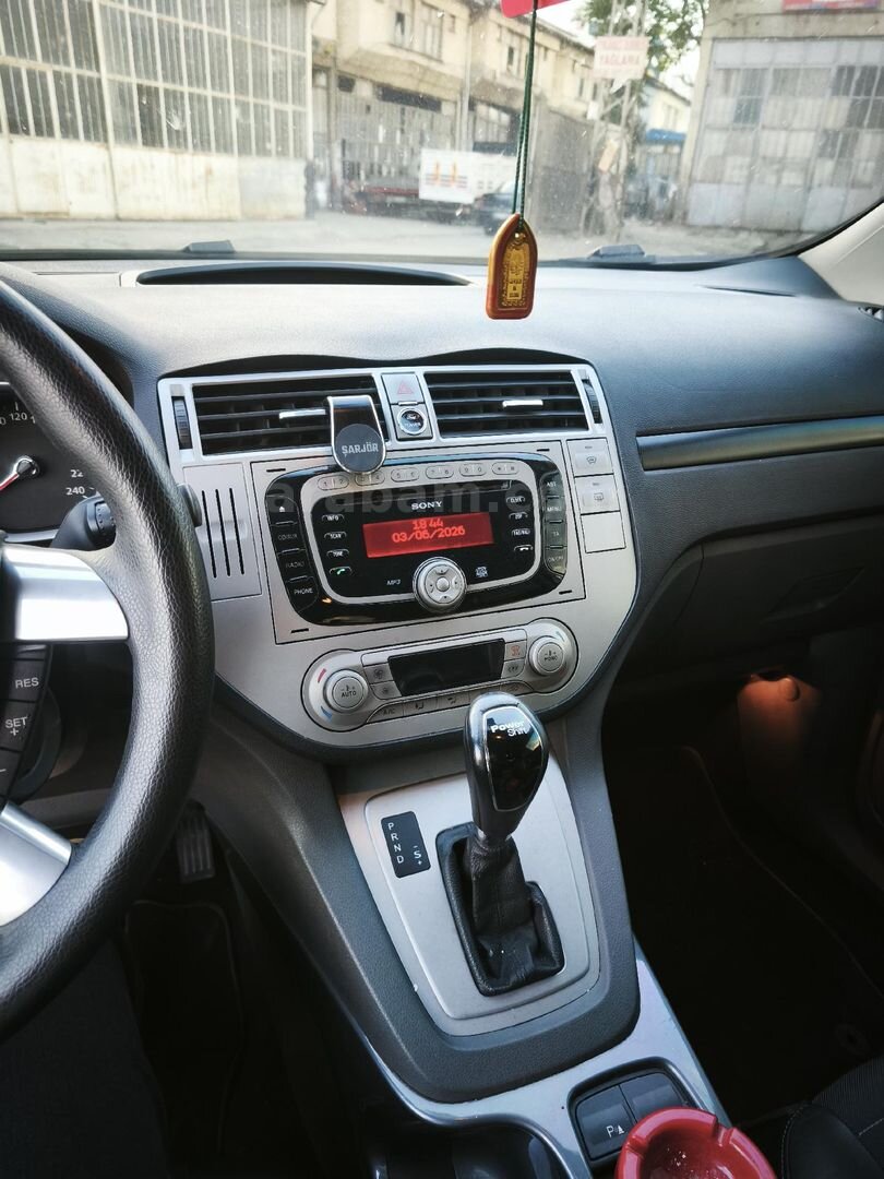 Motor yeni yapıldı Ford Kuga 2.0 TDCi Titanium 2012 Model 293.000 km Beyaz 7