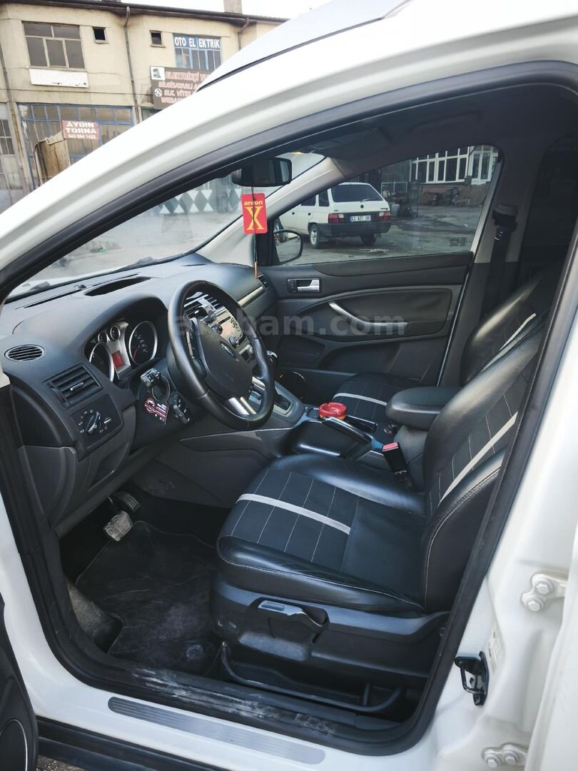 Motor yeni yapıldı Ford Kuga 2.0 TDCi Titanium 2012 Model 293.000 km Beyaz 5