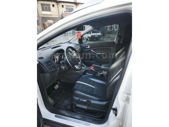 Sahibinden Ford Kuga 2.0 TDCi Titanium 2012 Model  293.000 km Beyaz