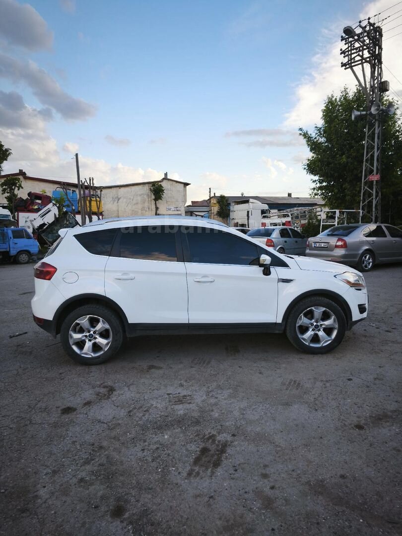 Motor yeni yapıldı Ford Kuga 2.0 TDCi Titanium 2012 Model 293.000 km Beyaz 1