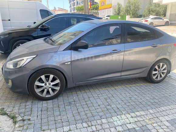 Hyundai Accent Blue 1.6 CRDI Mode Plus 2015 Model 