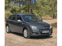 Opel Astra otomatik, sorunsuz, temiz, düşük yakıt tüketimli bir aile aracı