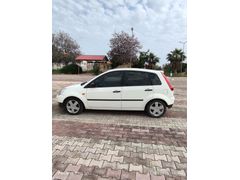 Degisensiz 2004 Fiesta 