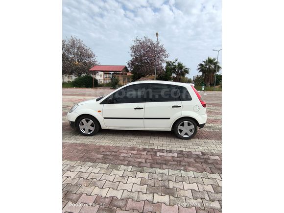 Degisensiz 2004 Fiesta 