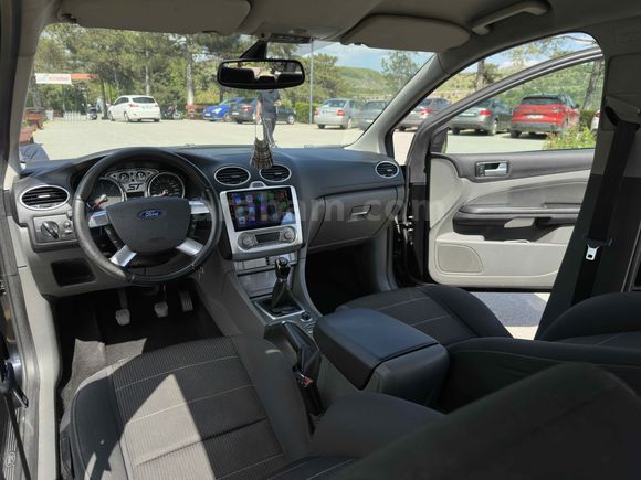 Sahibinden Ford Focus 1.6 TDCi Titanium 2010 Model  252.000 km Siyah