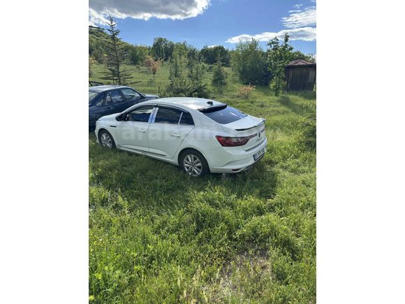 Dolu dolu bakımlı megane 4 