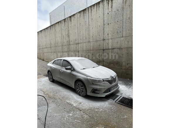 Dolu dolu bakımlı megane 4 