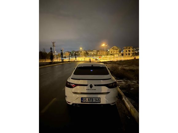 Dolu dolu bakımlı megane 4 