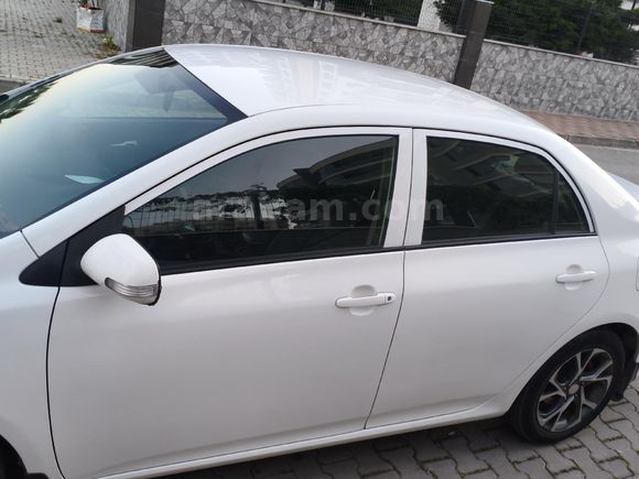 Sahibinden Toyota Corolla 1.33 Comfort 2011 Model Aydın 218.000 km Beyaz