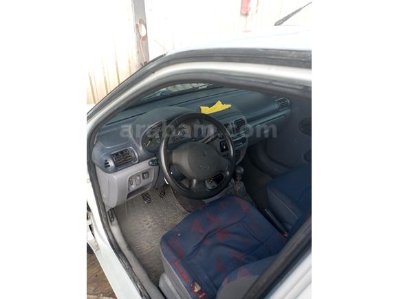 Sahibinden Renault Clio 1.4 RNA 2000 Model