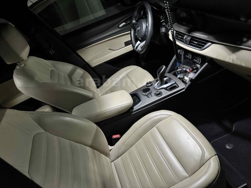 Sahibinden Alfa Romeo Stelvio 2.0 T Lusso 2022 Model 6
