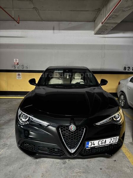 Sahibinden Alfa Romeo Stelvio 2.0 T Lusso 2022 Model 2