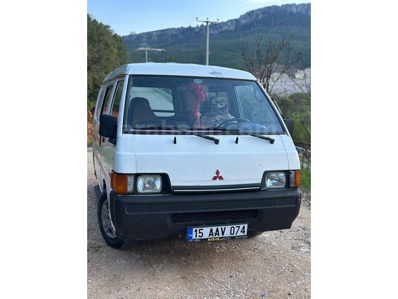 Sahibinden Mitsubishi L 300 Camlı Van 1993