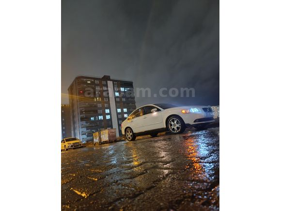 Sahibinden Volvo S40 1.6 D 2009 Model  330.000 km Beyaz