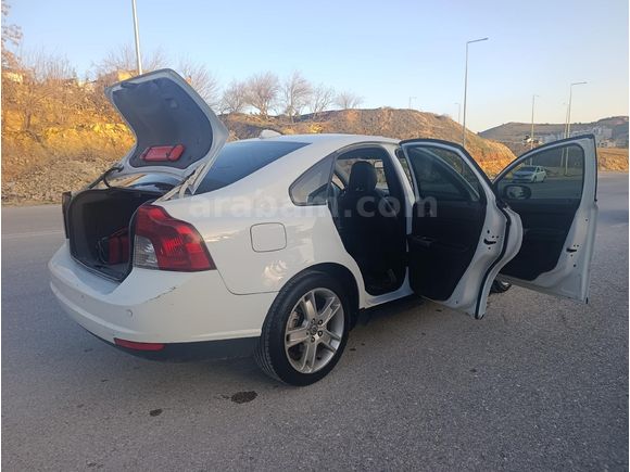 Sahibinden Volvo S40 1.6 D 2009 Model  330.000 km Beyaz