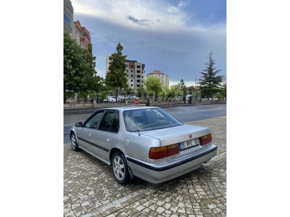 Sahibinden Honda Accord 2.0 EX 1990 Model 