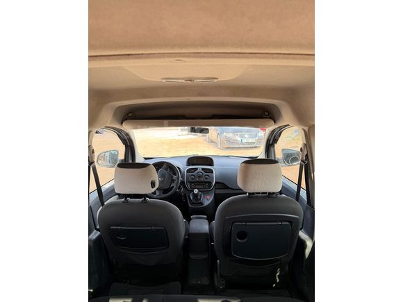 Sahibinden Renault Kangoo Multix 1.5 dCi Touch 2014 Model  300.000 km Gri