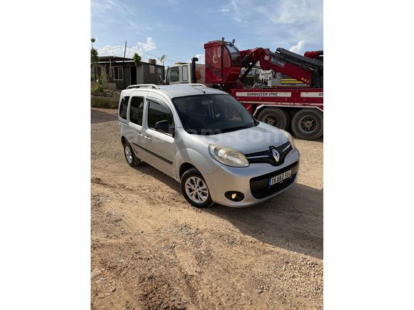 Sahibinden Renault Kangoo Multix 1.5 dCi Touch 2014 Model  300.000 km Gri