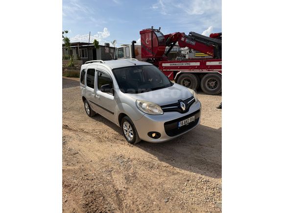 Sahibinden Renault Kangoo Multix 1.5 dCi Touch 2014 Model  300.000 km Gri
