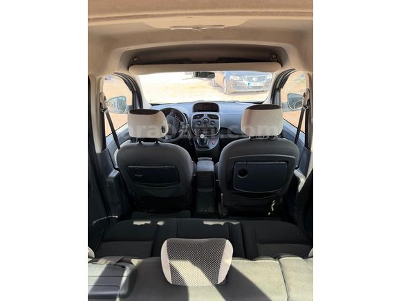 Sahibinden Renault Kangoo Multix 1.5 dCi Touch 2014 Model  300.000 km Gri