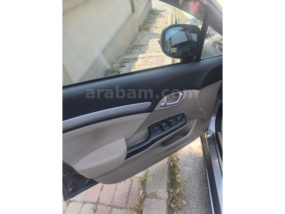 Sahibinden Honda Civic 1.6i VTEC Premium 2012 Model