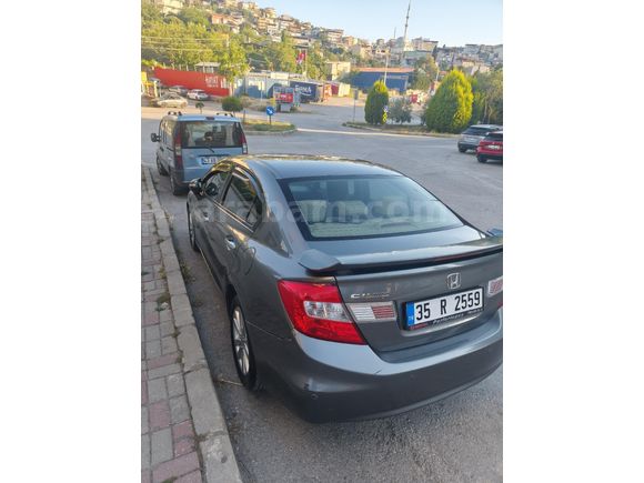 Sahibinden Honda Civic 1.6i VTEC Premium 2012 Model