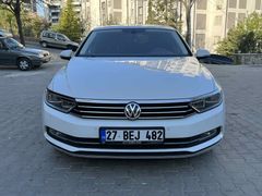 Sahibinden Volkswagen Passat 1.6 TDi BlueMotion Comfortline 2014 Model  180.000 km Beyaz