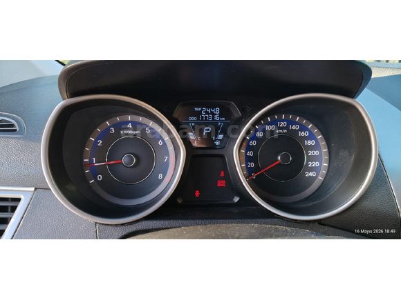 Sahibinden Hyundai Elantra 1.6 D-CVVT Mode 2011 Model