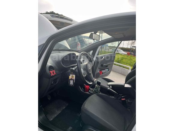  Opel Corsa 1.3 CDTI Essentia 2012 Model Beyaz