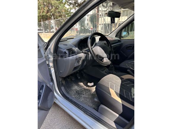Sahibinden Renault Clio 1.4 RTA 2000 Model 