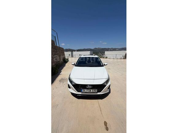 Sahibinden YETKİLİ SERVİS BAKIMLI SORUNSUZ Hyundai i20 1.4 MPI Style Plus 2022 Model 